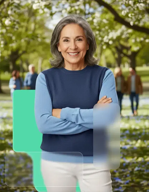 Mujer mayor disfrutando de un parque
